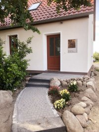 Vorne-Haus-web.jpg